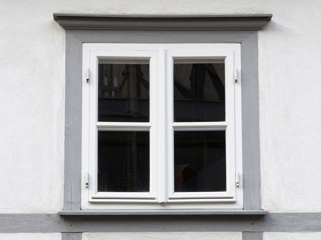 Traditionelles Kastenfenster in Altbau mit zweifacher Verglasung